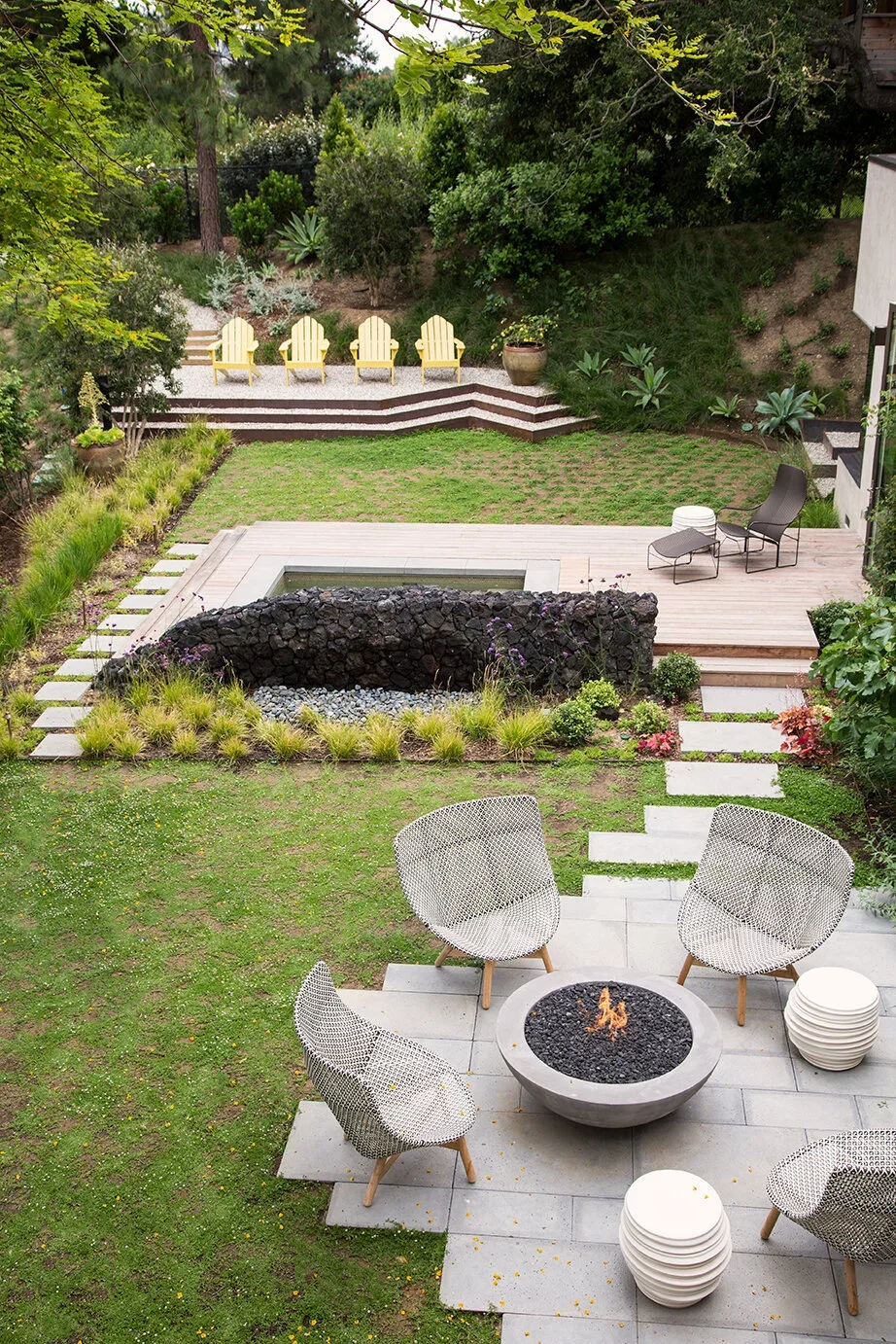 Outdoor-Seating-Firepit-Perfitt-Richards.webp