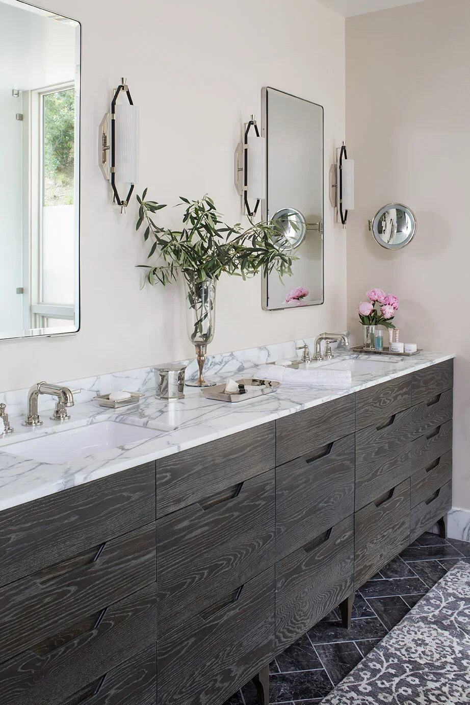 Master-Bathroom-Vanity-Marble-Countertops-Perfitt-Richards.webp