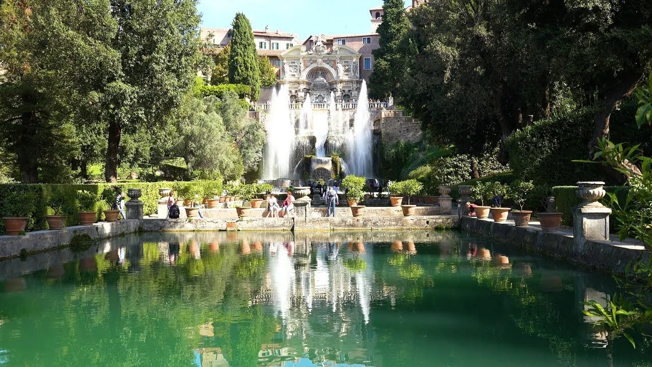 Meet the group and join us for a welcome glass(es) of procescco on the roof-top patio while taking in the stunning views of Roma.