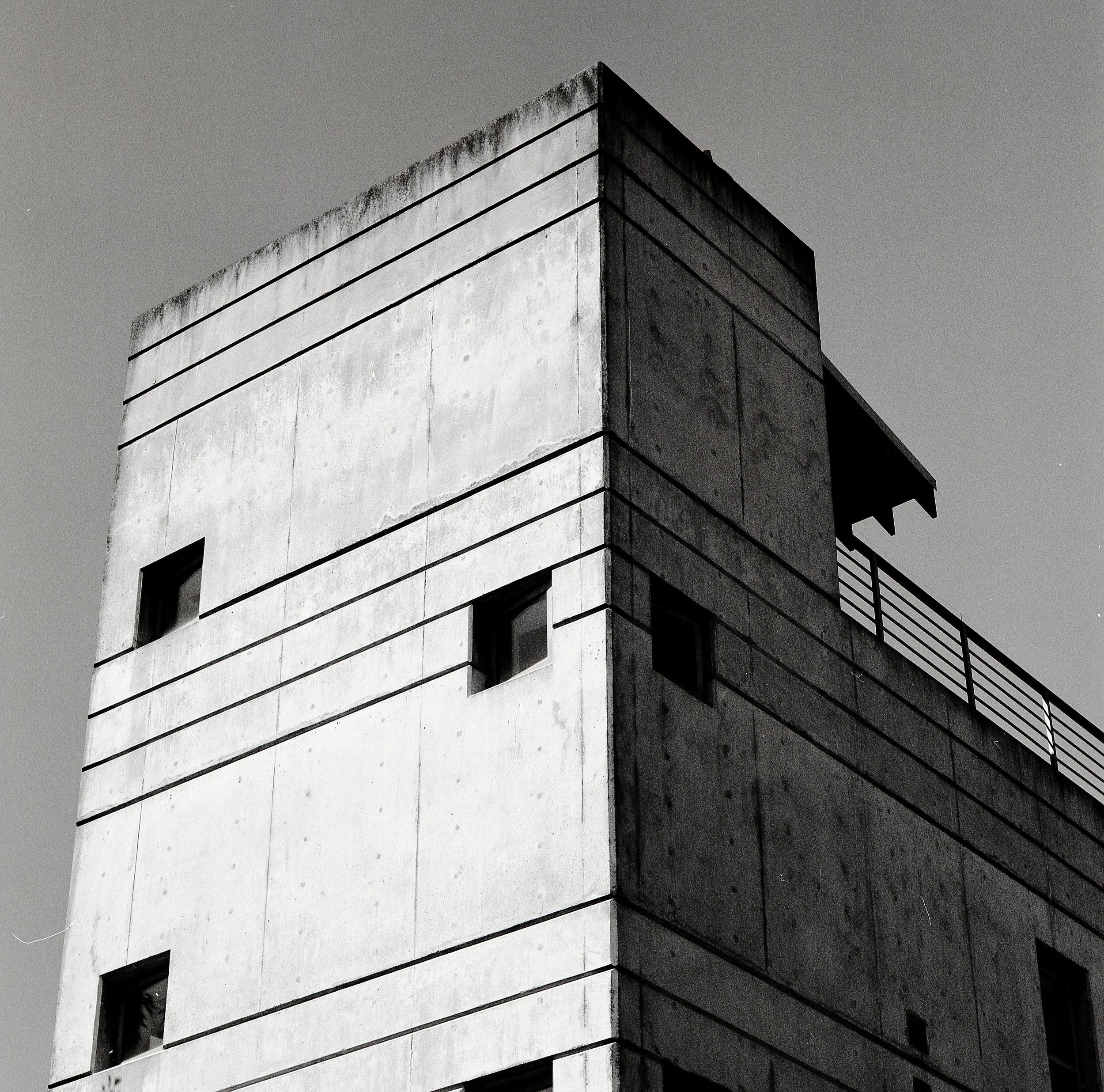 bulding004.jpg