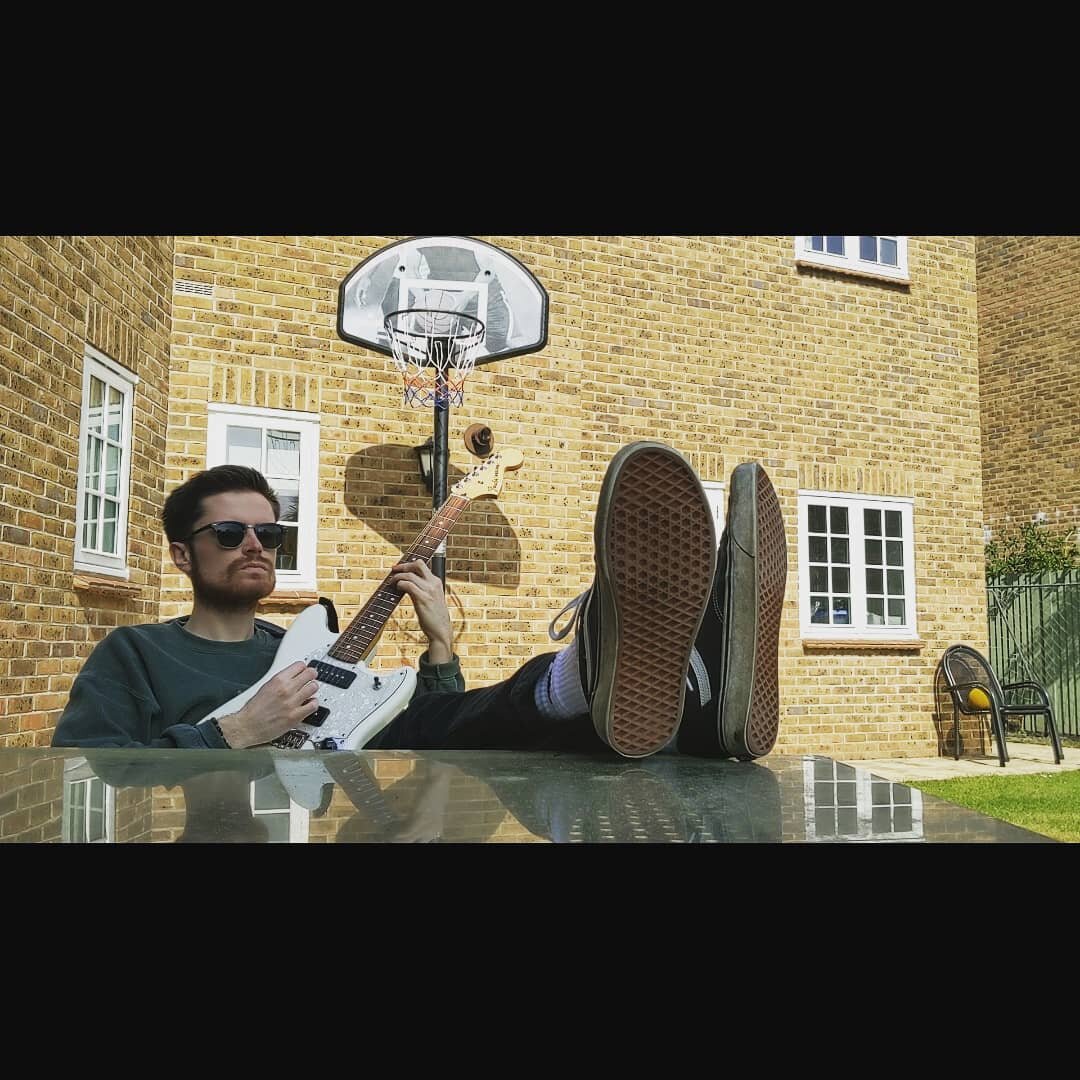 I hope my neighbours enjoyed my lockdown serenade 👀🎸new content coming soon @tenhandshigh