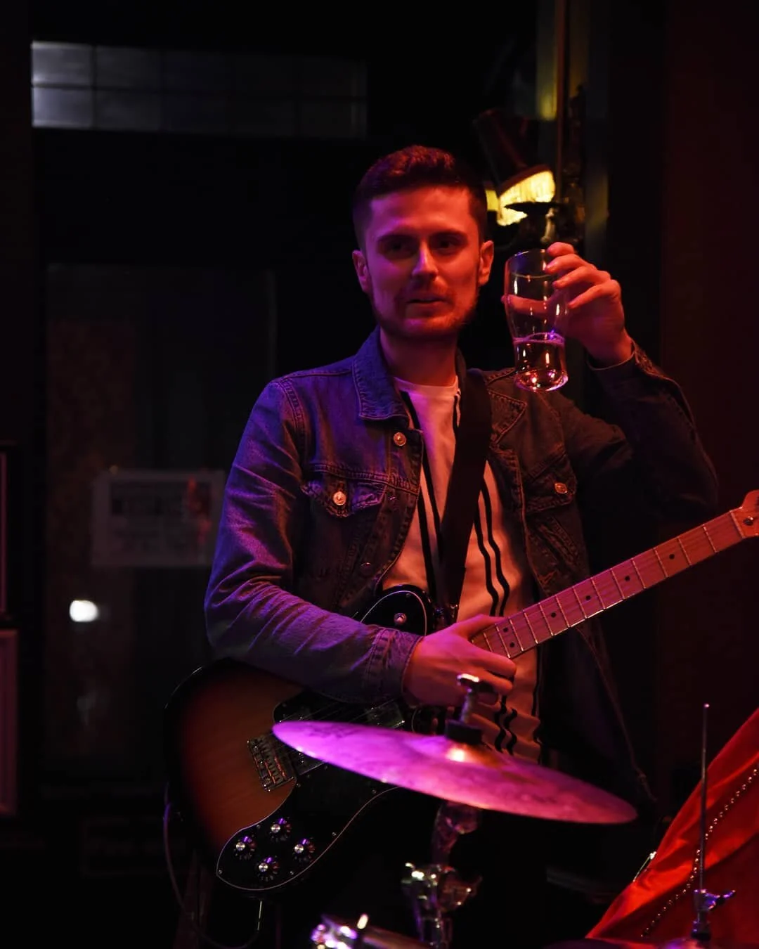 Cheers 🍻 merry Xmas x @tenhandshigh @shotbymather