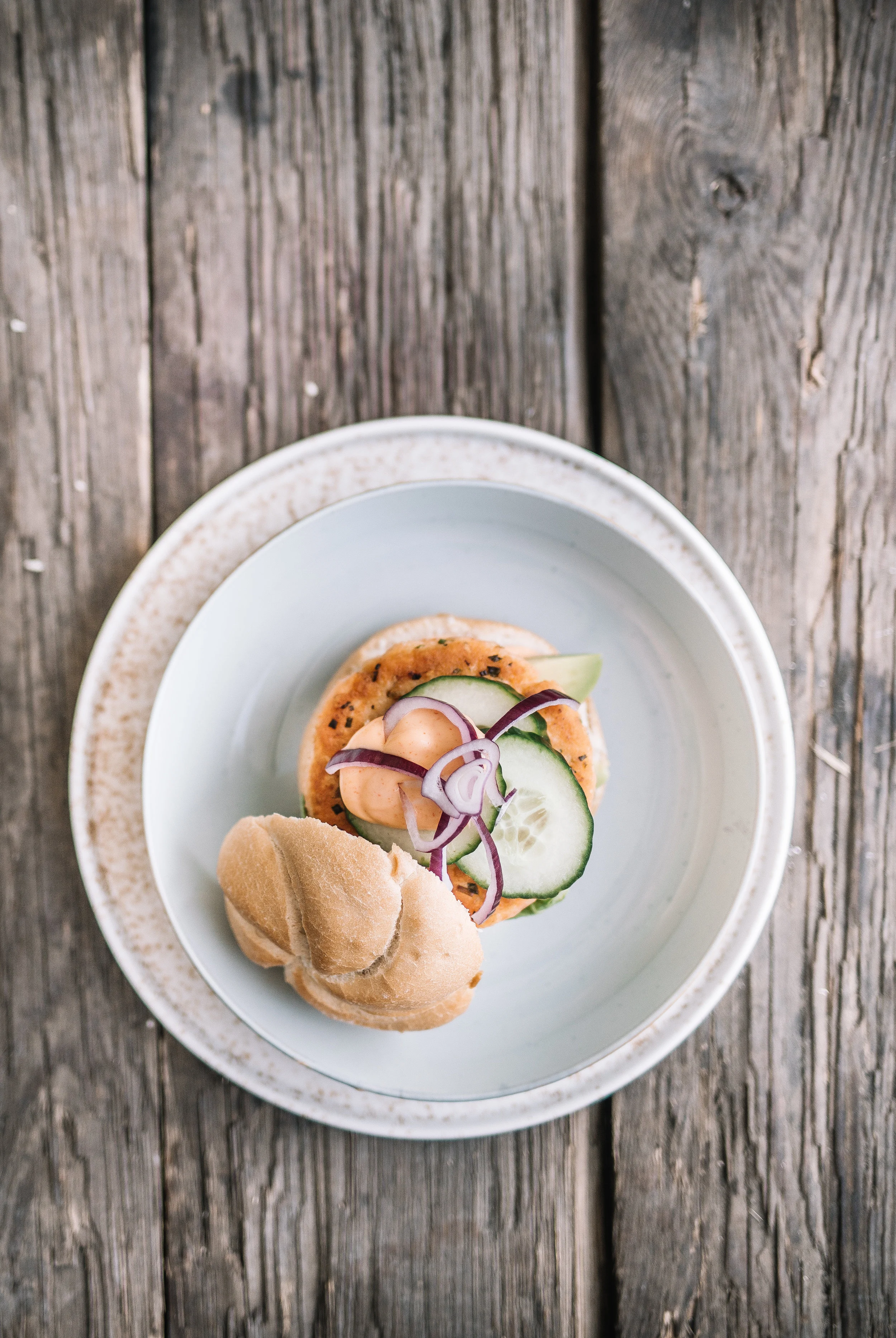 ZALMBURGER MET AVOCADO & SPICY MAYO1.jpg