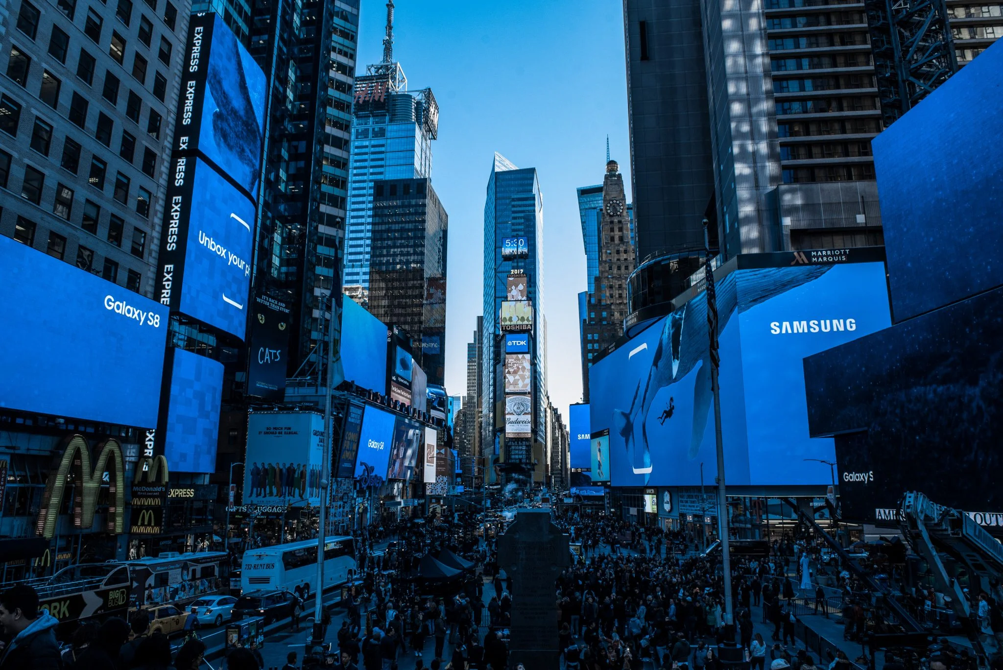 Samsung-Galaxy-S8-Times-Square-Selects-001-1024x684@2x.jpg