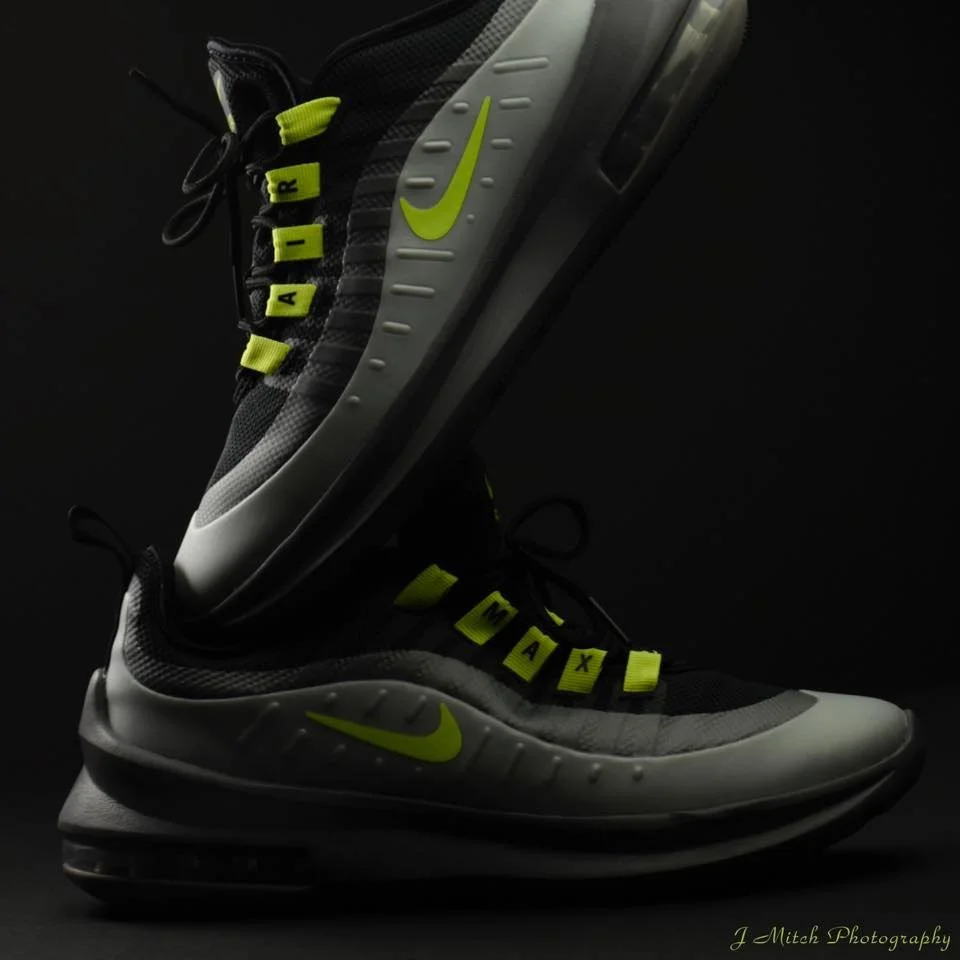 Sneakers (1).jpg