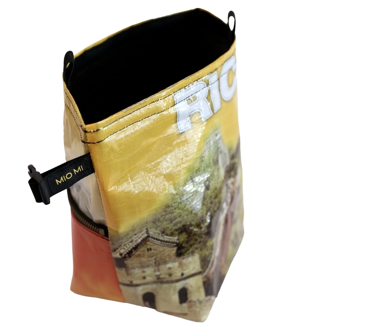 4D8BB66C-207B-47F9-89A5-D1A70403A37D