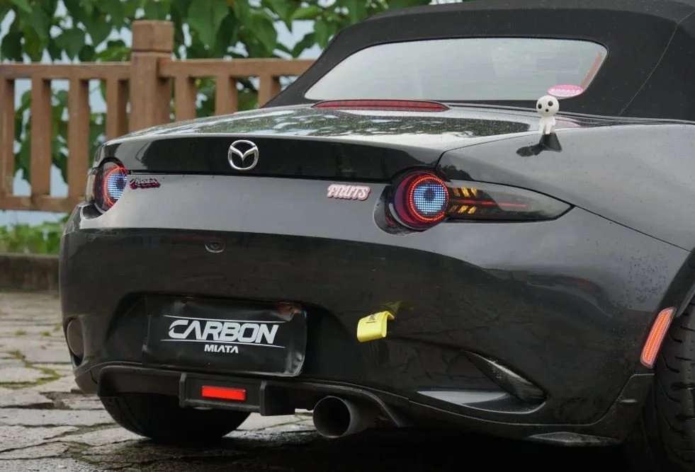 Carbon Miata Digital RGB ND Tail Light - 2.JPG