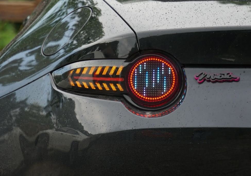Carbon Miata Digital RGB ND Tail Light - 5.JPG