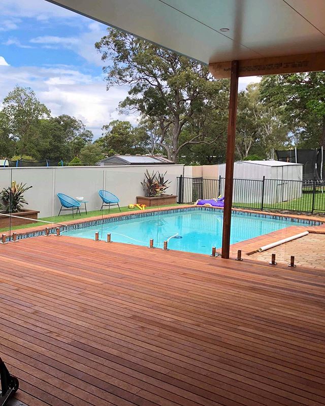 This chilly winter&rsquo;s day has us craving some time spent on the deck by the pool. Our Bracken Ridge clients are definitely summer ready with this amazing new deck and pool area 🔨 #noproblemsjustsolutions .
.
.
.
#brisbanebuilder #brisbanerenova