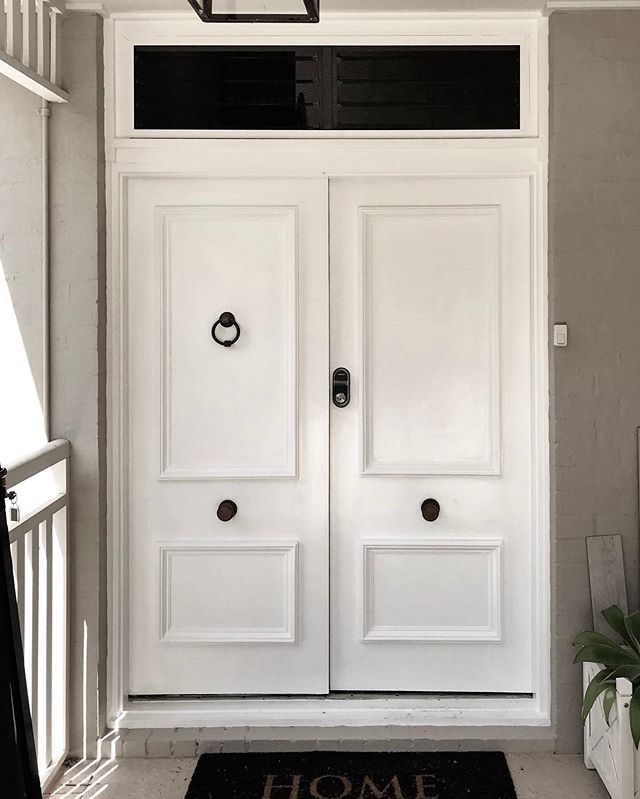 Who wouldn&rsquo;t love coming home to this beauty? #frontdoorgoals 🔨 #noproblemsjustsolutions
&bull;
&bull;
#brisbanebuilder #renovations #brisbanecarpenter #carpentry #carpenter