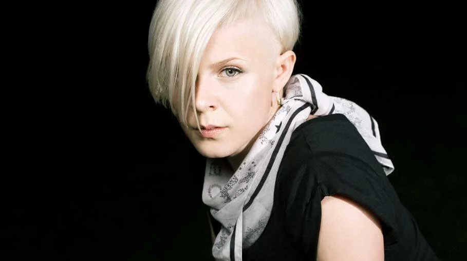 Robyn.jpg