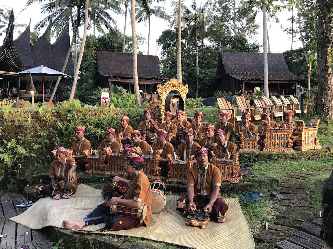 Balinese gamelan and cultural performances