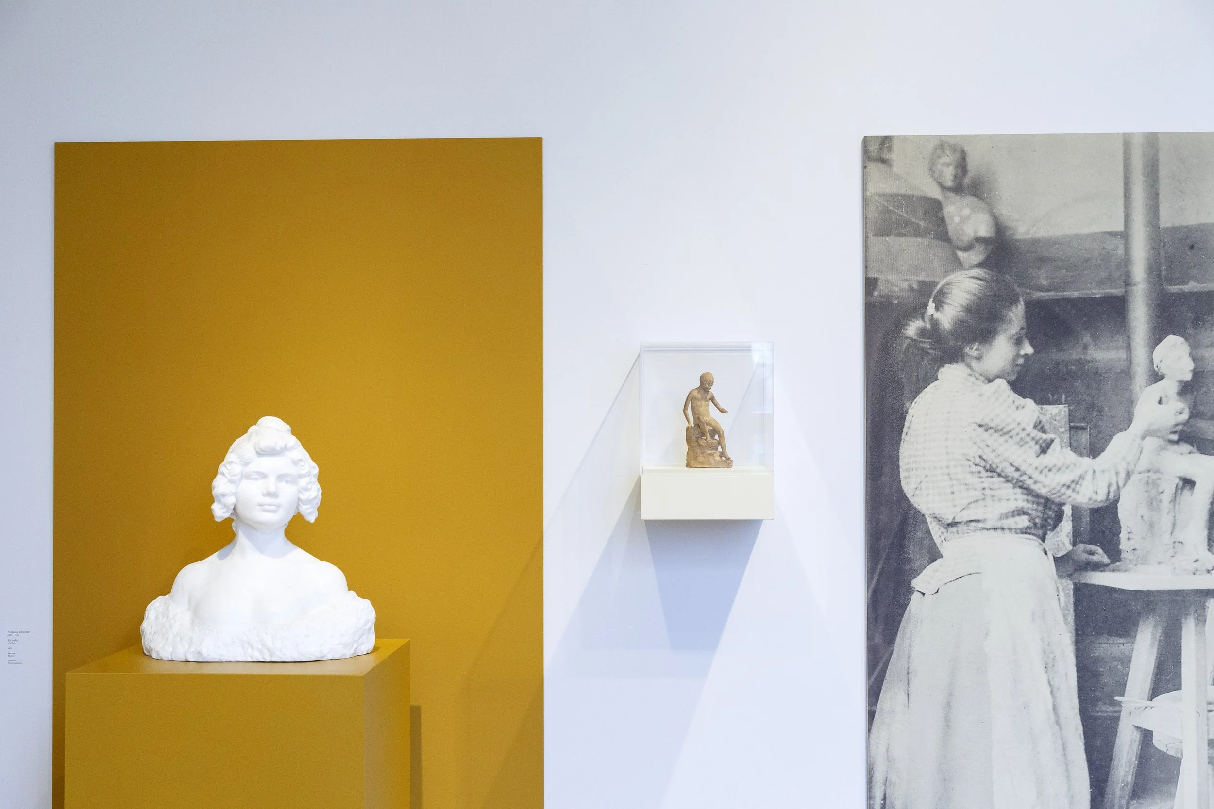  […] My favorite work in the exhibition must be the beautiful  Italian Woman  from 1895. The bright white marble stands in striking contrast to the ochre-yellow background. As the sunlight glides across the surface it seems almost to come alive; her 
