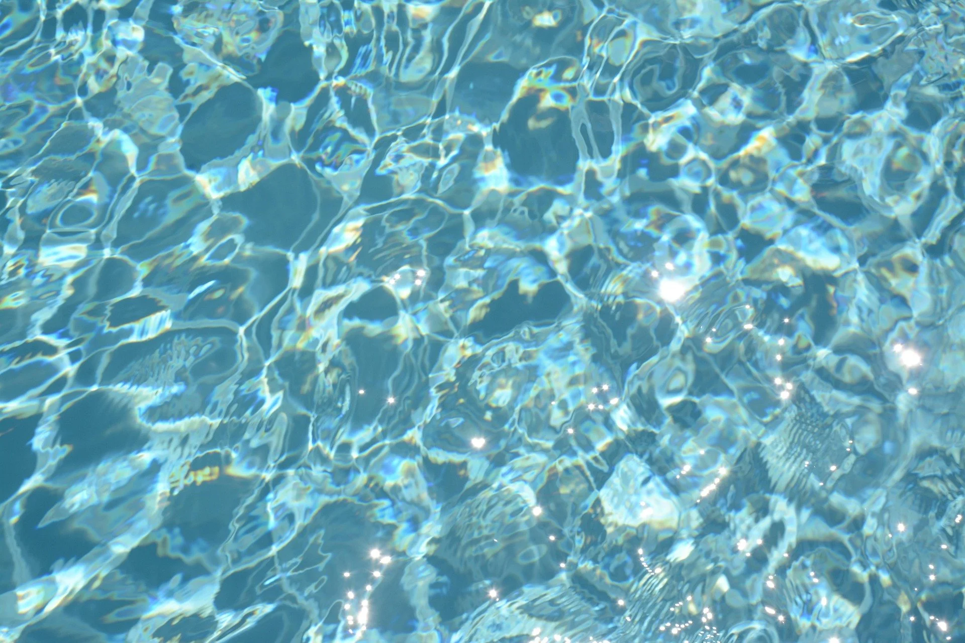 jade87-swimming-pool-3570723_1920.jpg