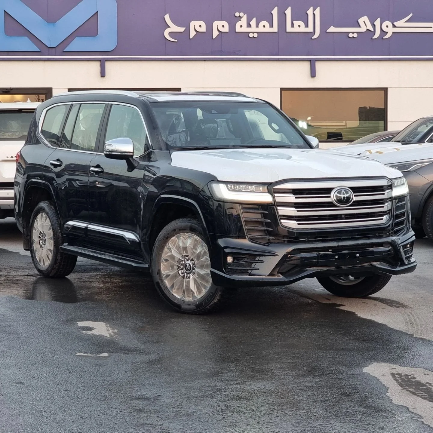 How to tell if a Land Cruiser LC300 is a diesel engine or petrol?
.
.
1. Rear logo "TW Twin-turbo" = diesel and "Twin Turbo" = petrol
2. Check the engine bay area it shows 
3. Open the fuel tank area it shows D or P (diesel or pet