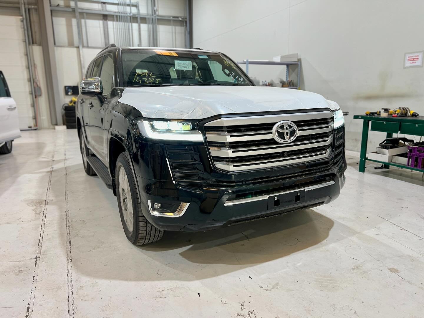 Brand new 2024 Toyota Land Cruiser VX + 3.5 Twin Turbo with 410HP at a very attractive price. For export to Africa Only  #toyotalandcruiser #landcruiser300