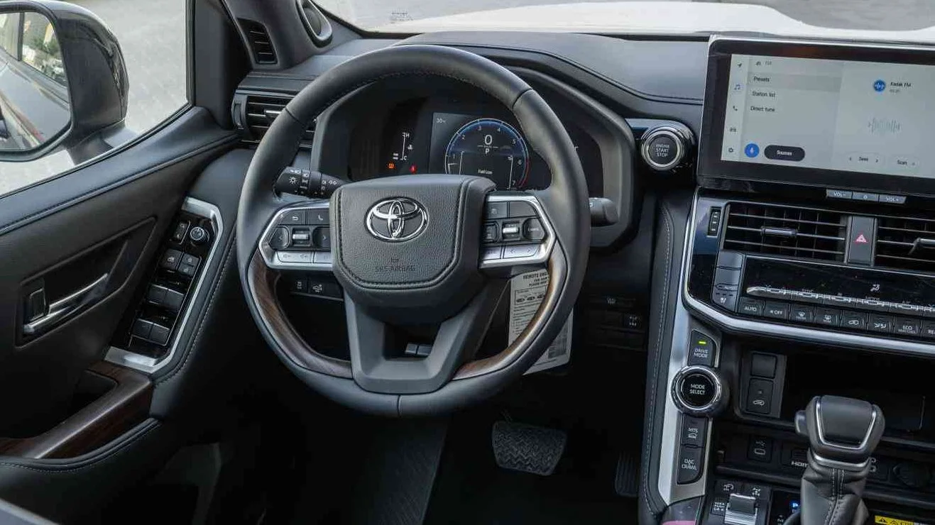 LC300 2026 GXR 3.5 04.jpg