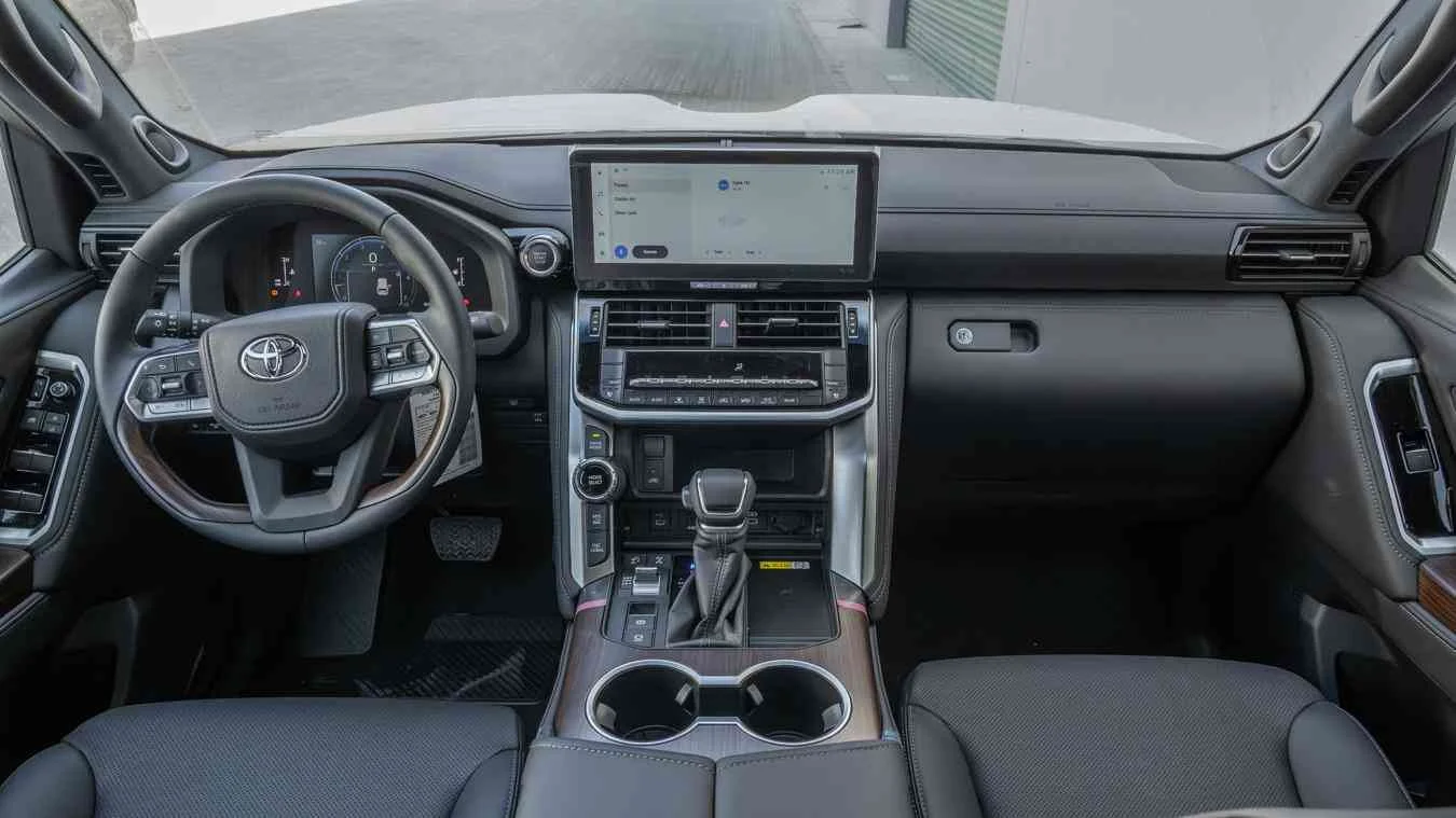 LC300 2026 GXR 3.5 05.jpg