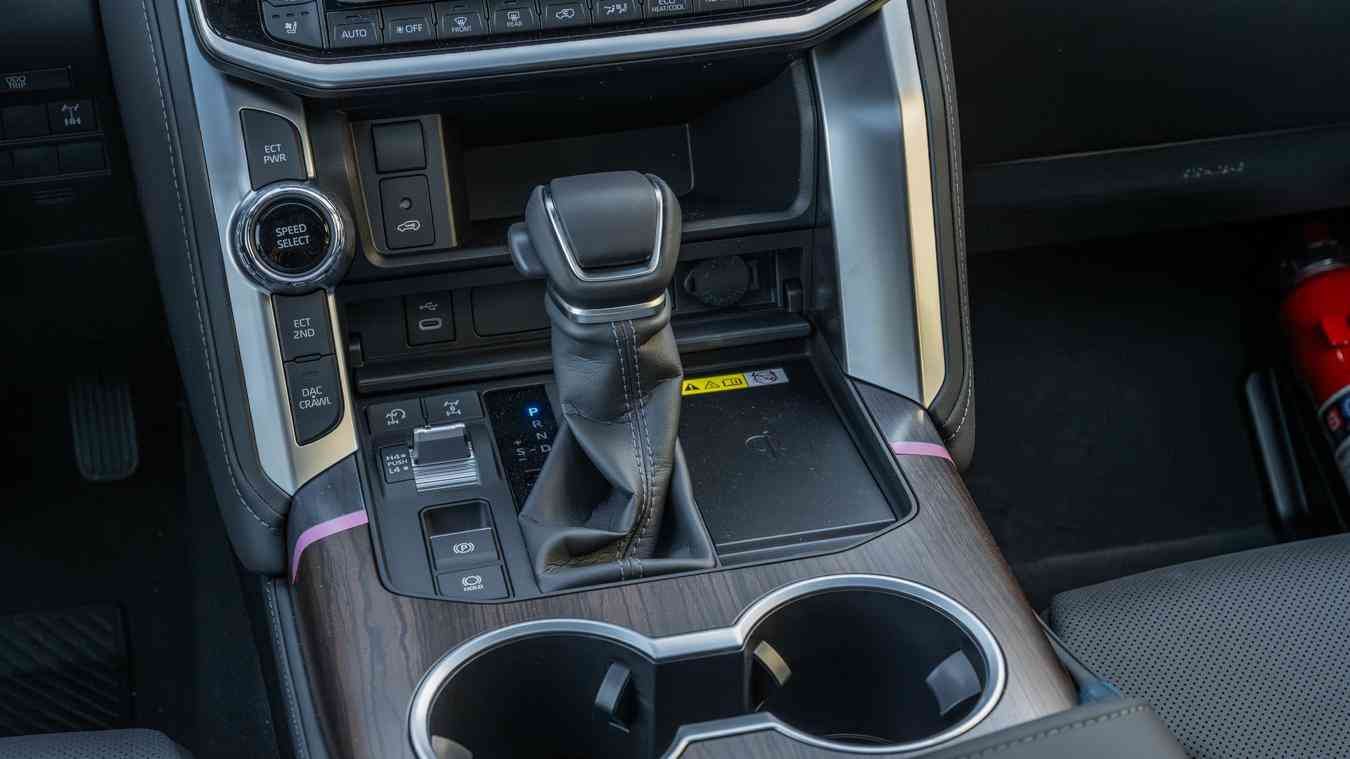 LC300 2026 GXR 4.0 07.jpg