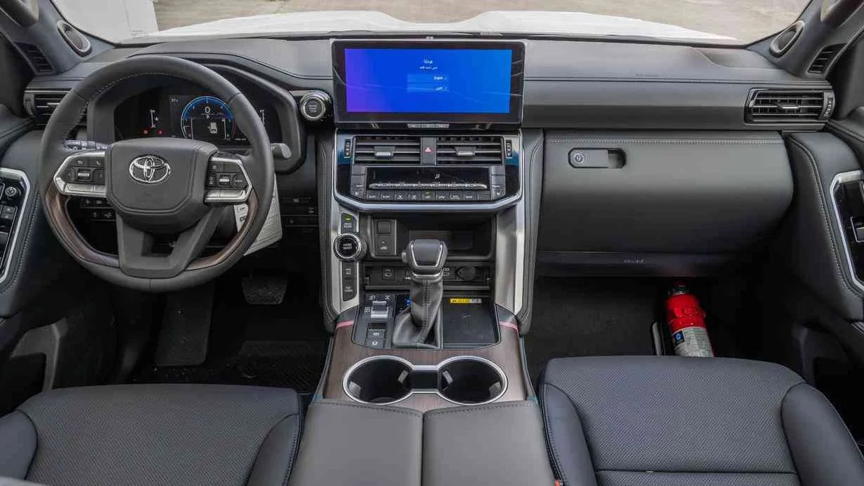 LC300 2026 GXR 3.3 DSL 05.jpg