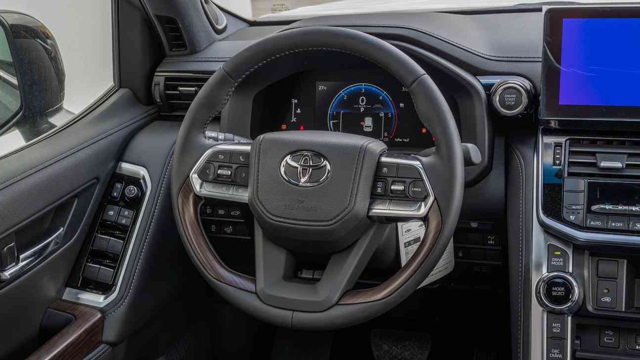 LC300 2026 GXR 3.3 DSL 06.jpg