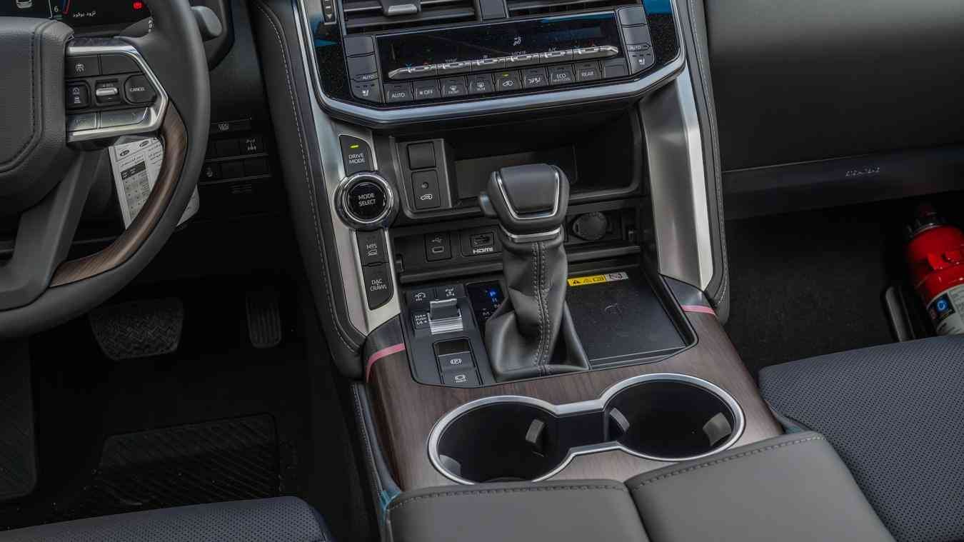 LC300 2026 GXR 3.3 DSL 08.jpg