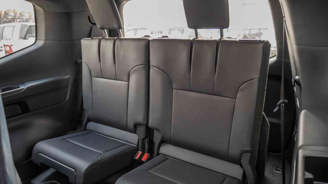 LC300 2026 GXR 3.3 DSL 09.jpg