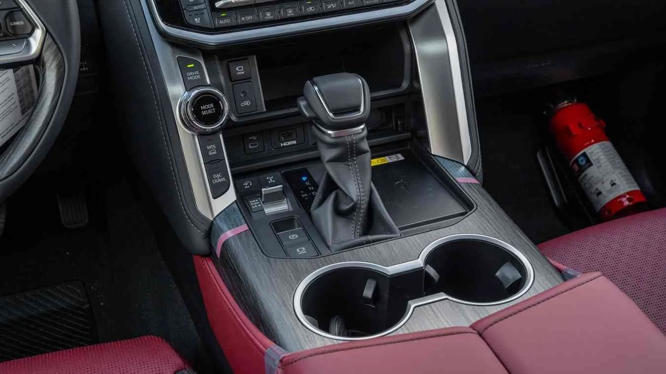 LC300 2026 GR SPORT 3.5 08.jpg