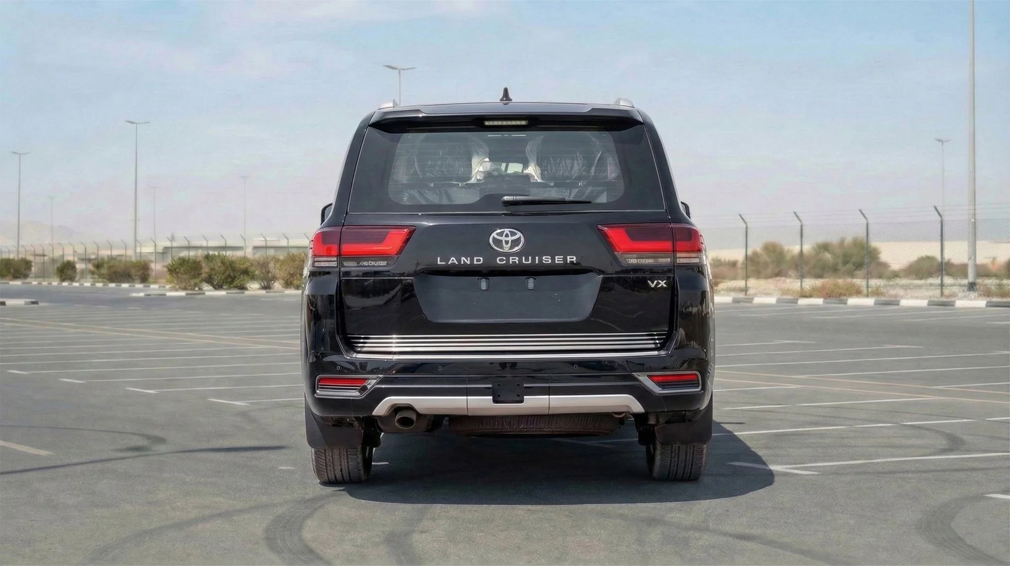 LC300 2026 VX HYBRID 03.jpg