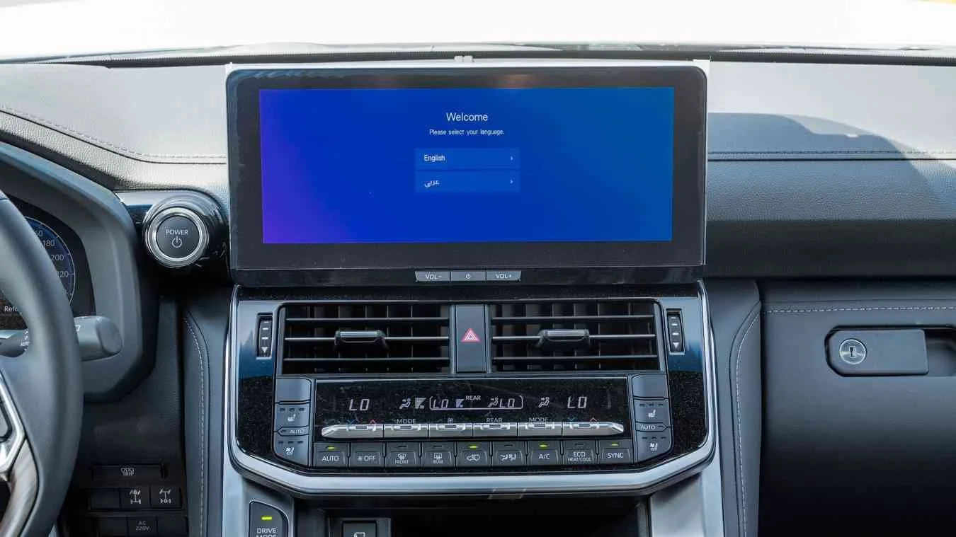 LC300 2026 VX HYBRID 07.jpg