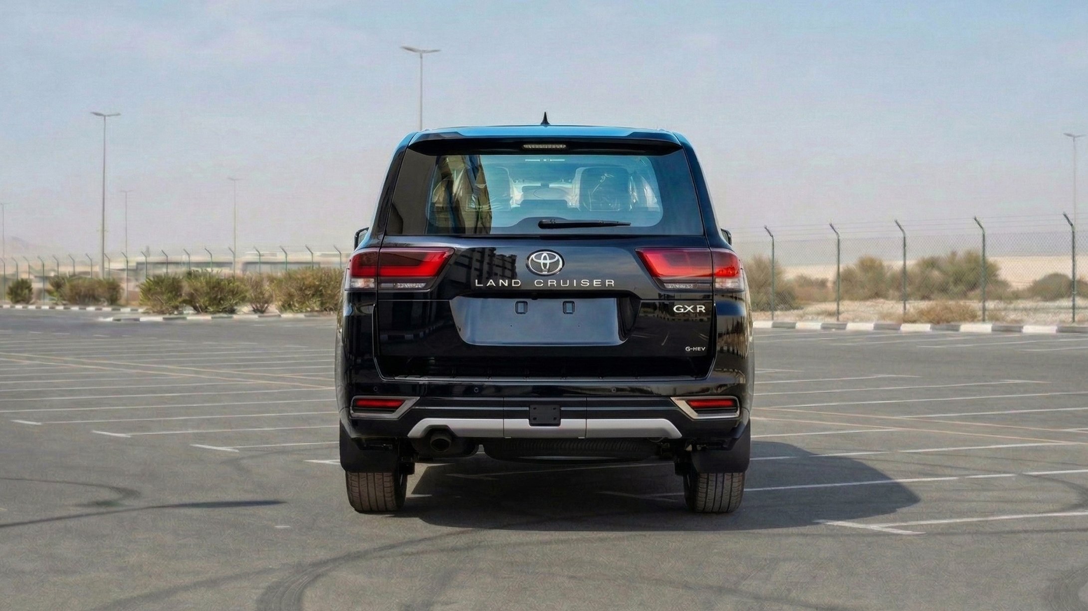 LC300 2026 GXR HYBRID 03.jpg