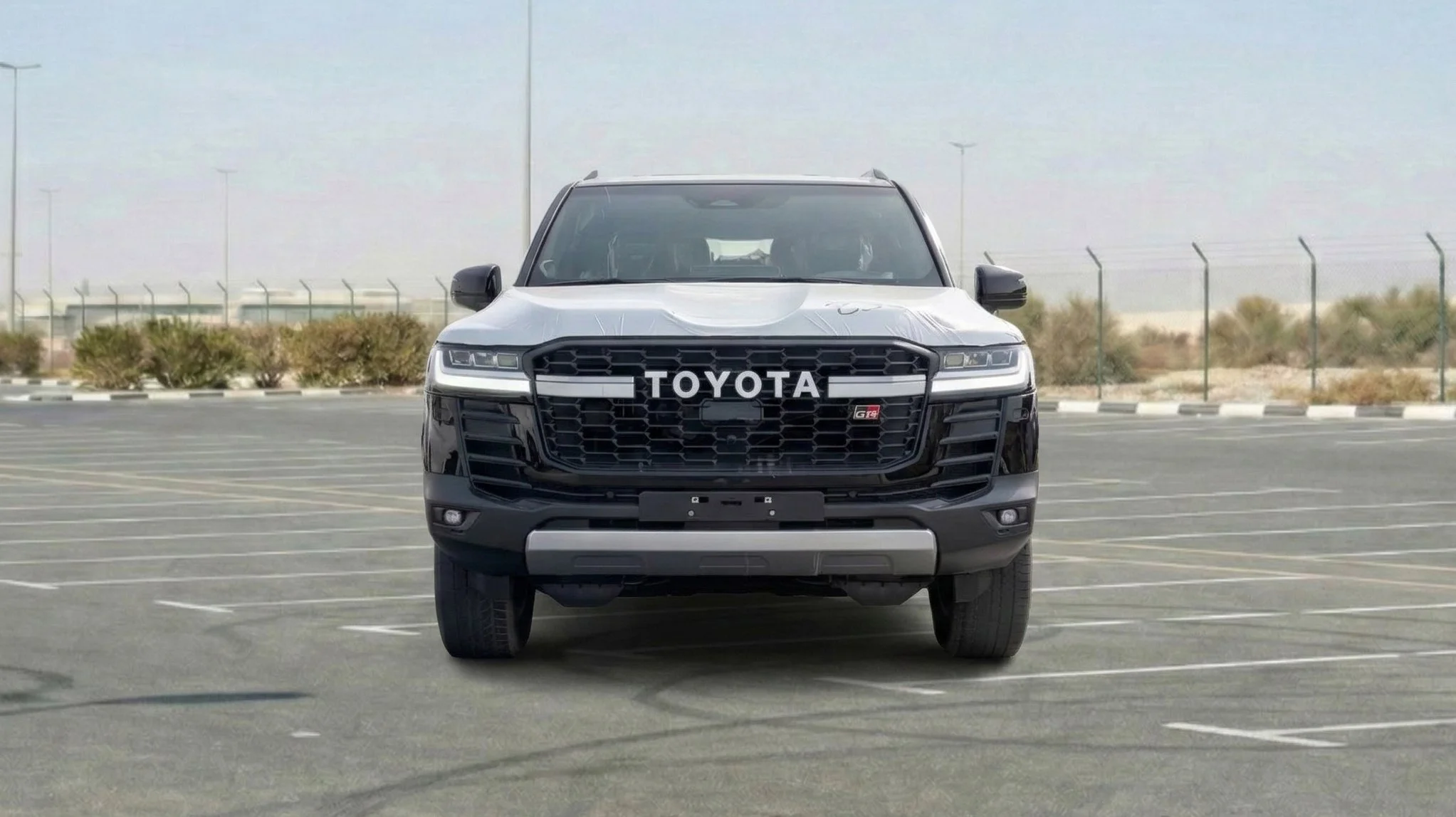 LC300 2025 GR HYBRID 01.jpg