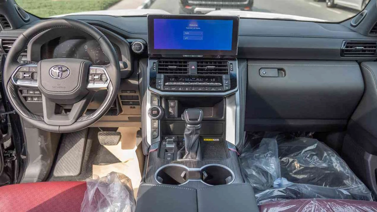 LC300 2025 GR HYBRID 04.jpg