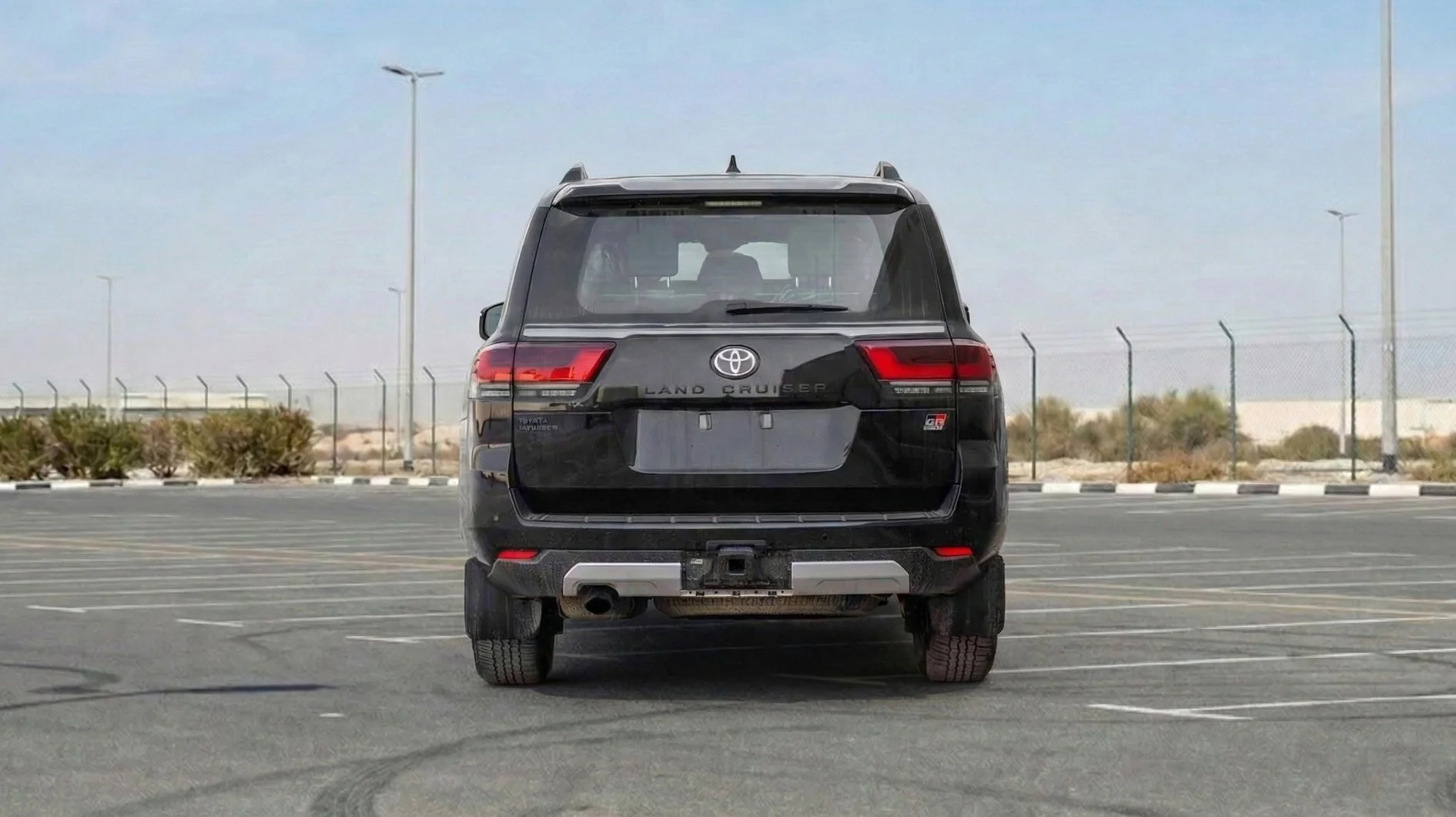 LC300 2026 GR SPORT 3.5 03.jpg