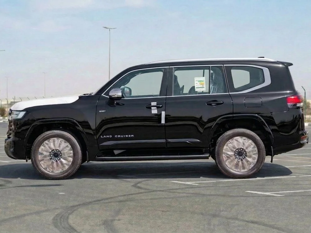 Toyota Land Cruiser 300 3.5L VX Hybrid
