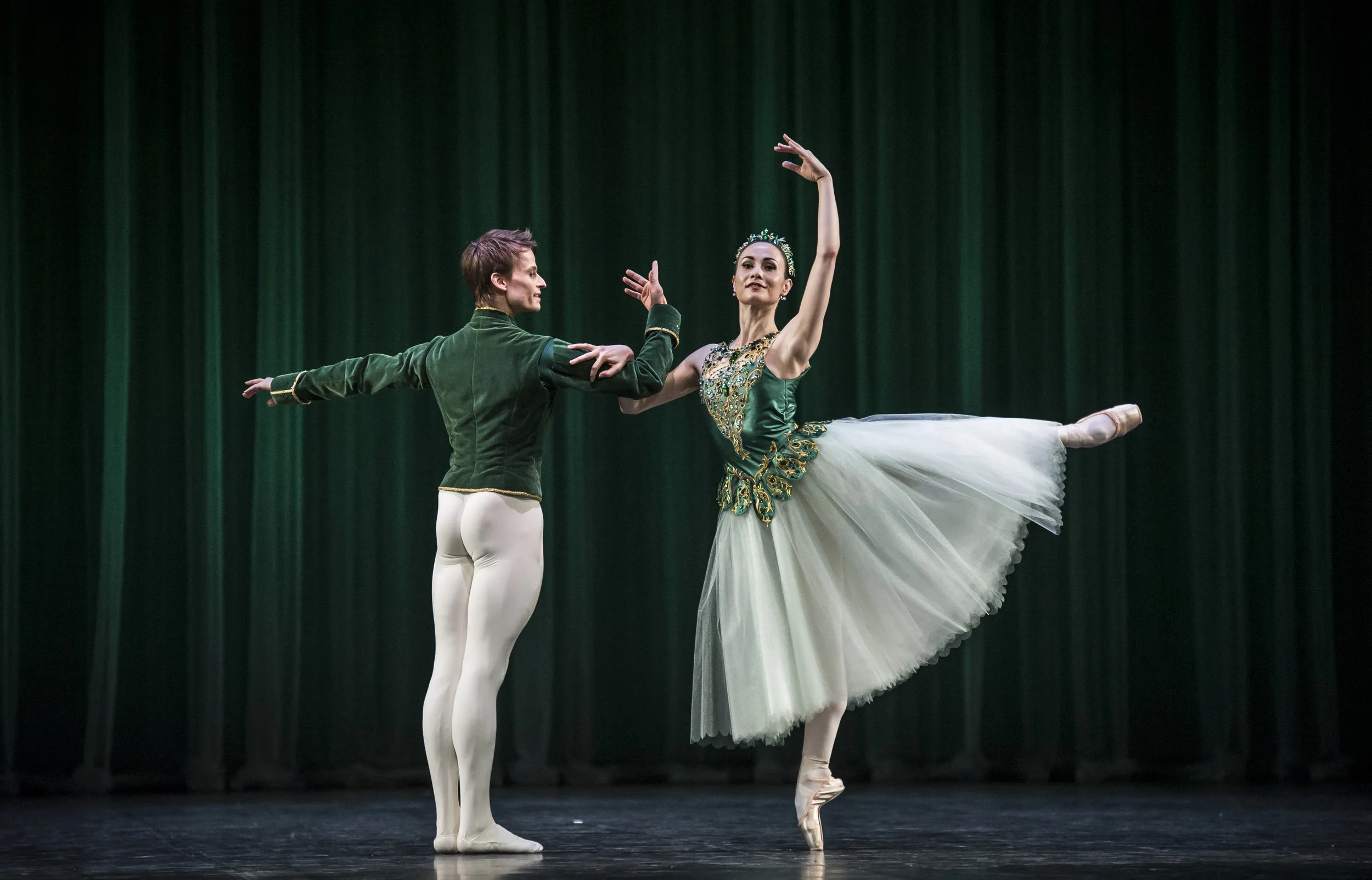 Escenografía Para el Ballet Joyas de Balanchine - Deutsche Opera Berlin
