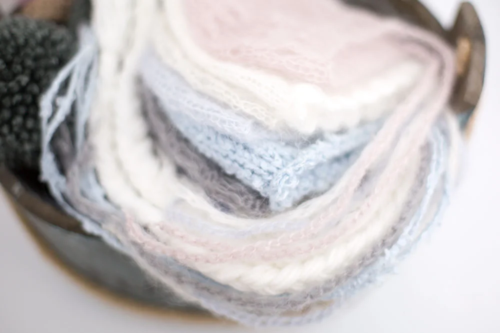 With a wide variety of soft colours, tones and textures we can personalise your newborn photography session in a way that feels exactly right for you