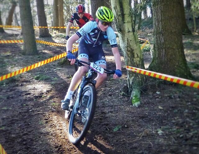 @alex._cutmore was in action at Round 1 of @mudsweatandgearsmtb at Henham Park. A broken chain put paid to his race though... 🤗