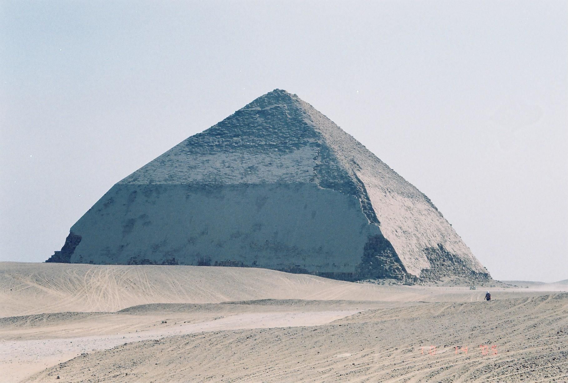 pyramid-387277.jpg