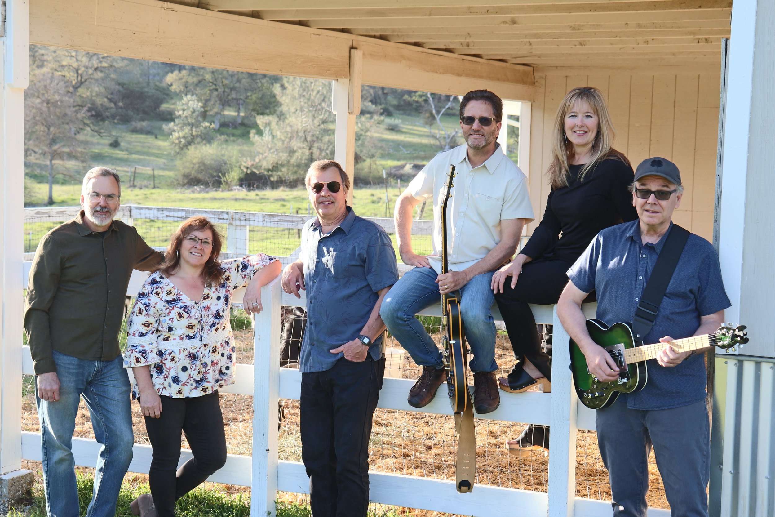 Old Five Mile House - Full Band