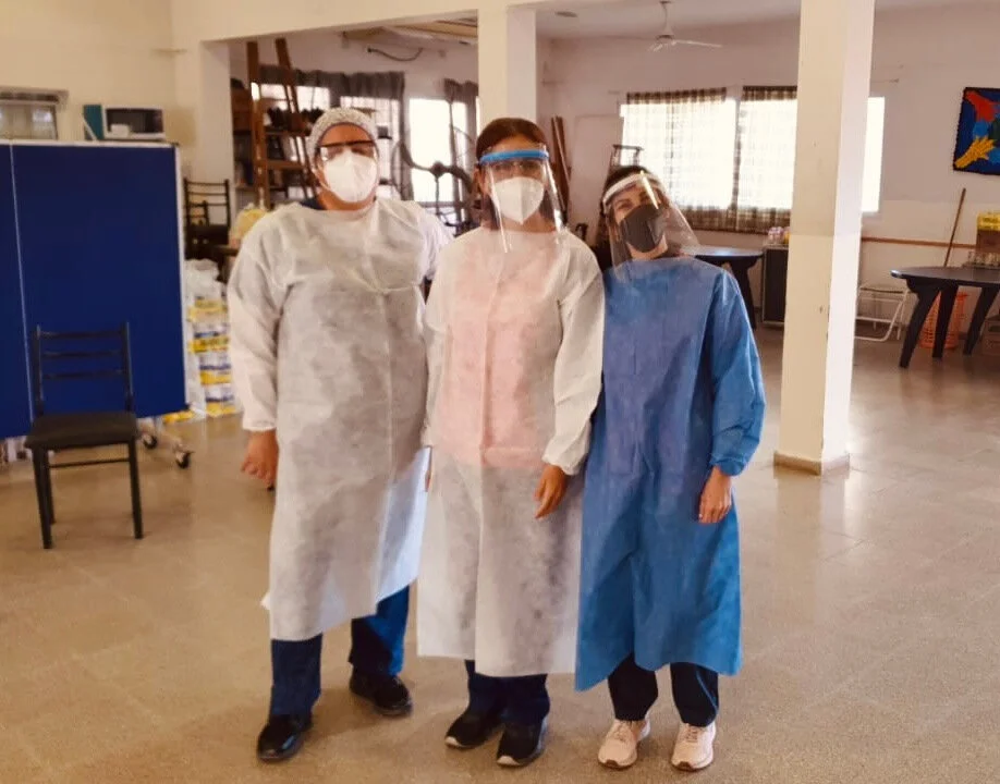 Ante un contexto muy incierto y dif&iacute;cil 🦠 COVID-19 estamos orgullosos y contentos por haber logrado con &eacute;xito la vacunaci&oacute;n de nuestros concurrentes mayores de 18 a&ntilde;os y del personal institucional 💉

En las sedes de Resi