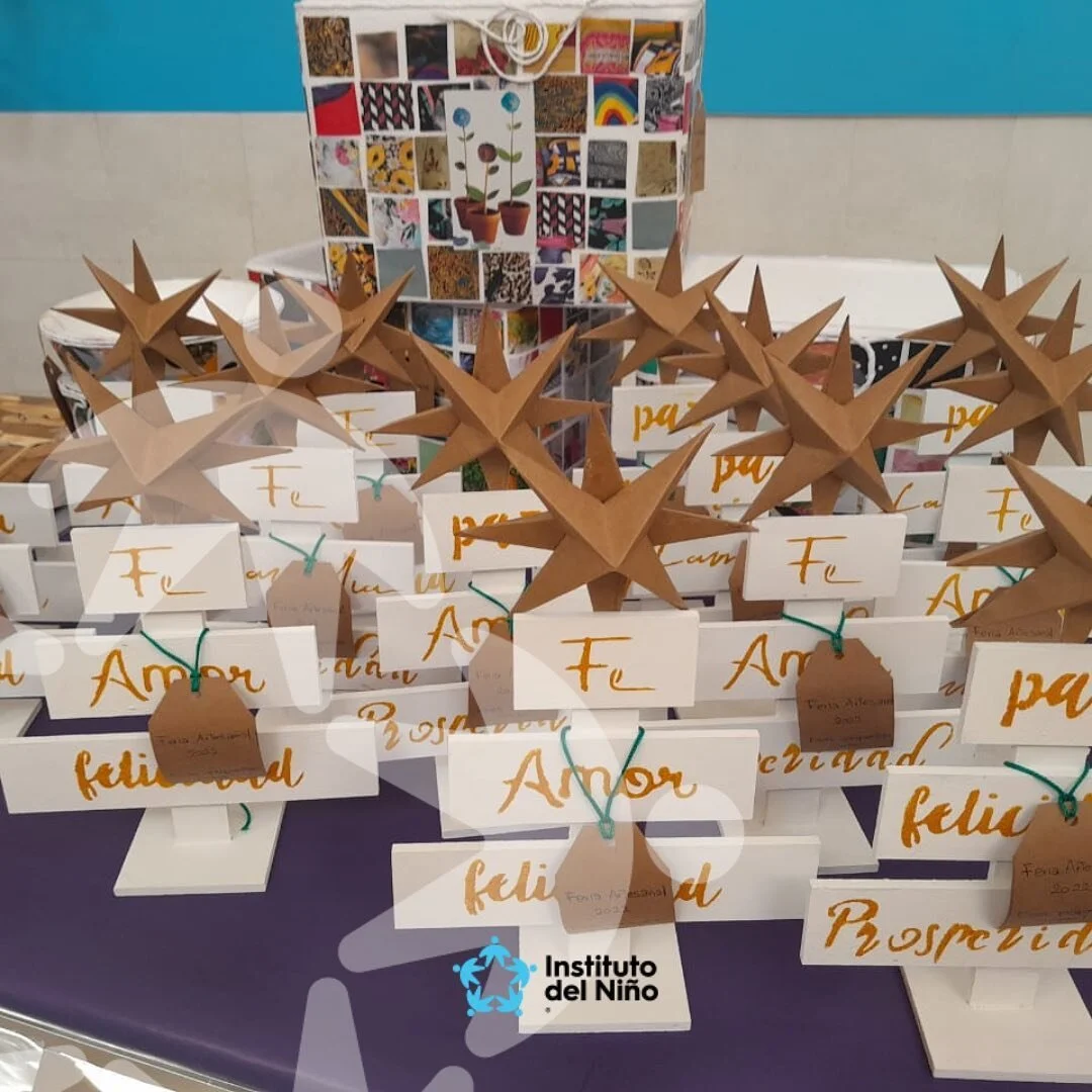 🎉 FERIA ARTESANAL IDENI 2022 
&quot;esas peque&ntilde;as cosas&quot; 🤍
&mdash;&mdash;&mdash;
👉🏻 Los concurrentes tranbajaron durante todo el a&ntilde;o y expusieron sus producciones en la feria artesanal, en la cual las familias pudieron ver y co