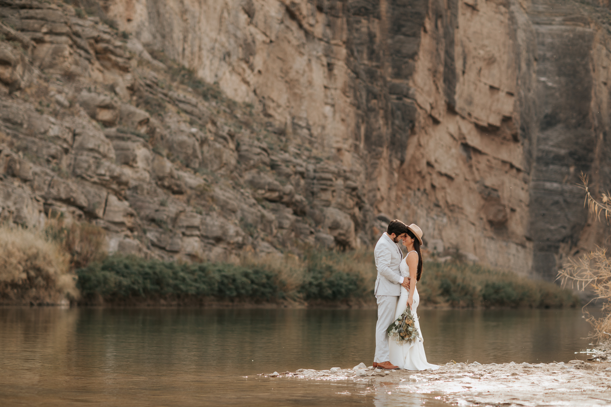 big-bend-elopement-intimate-adventure-wedding-texas-photographer-nature-colorado-43.jpg