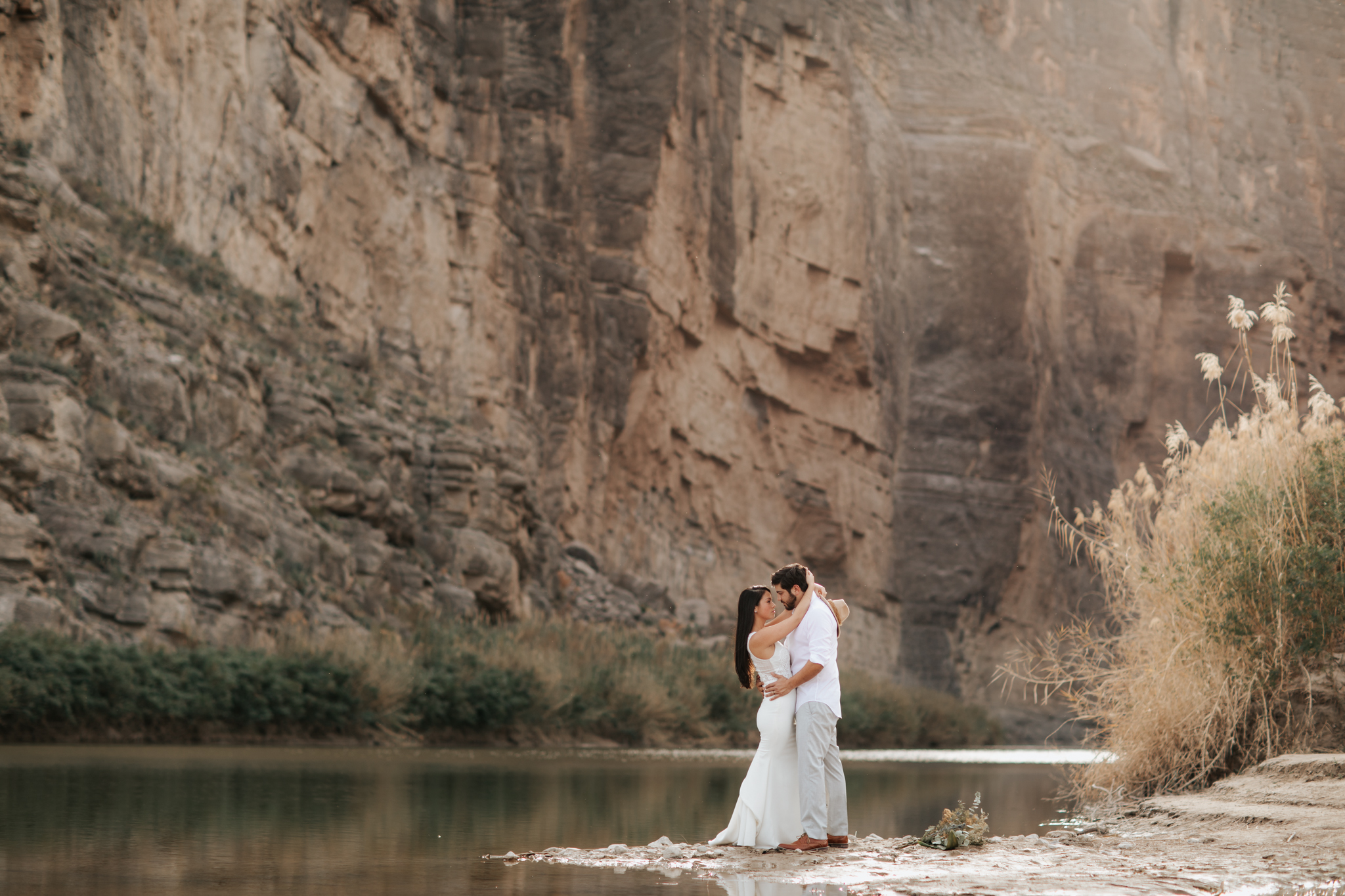 big-bend-elopement-intimate-adventure-wedding-texas-photographer-nature-colorado-62.jpg