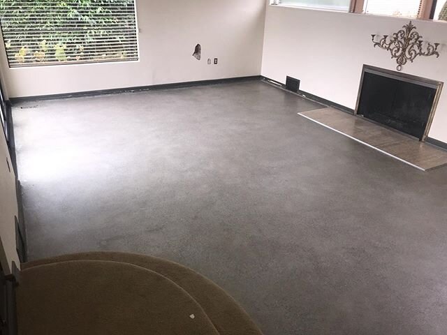 @aquron floor polishing project completed. 400grit Polish using Aquron Floor Polish System. Low sheen for the living room. Floor poured in 1937 2.25 inches thick. Results look amazing! 
#decorative #concrete #seattle#polishing #residential #restore #
