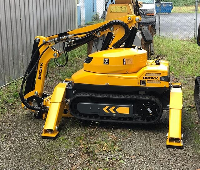 Put test operating the Robot Machine for our next demo job to save cost on ripping up the years and all a couple weeks we&rsquo;ll be using it! #concrete #demolition #repair