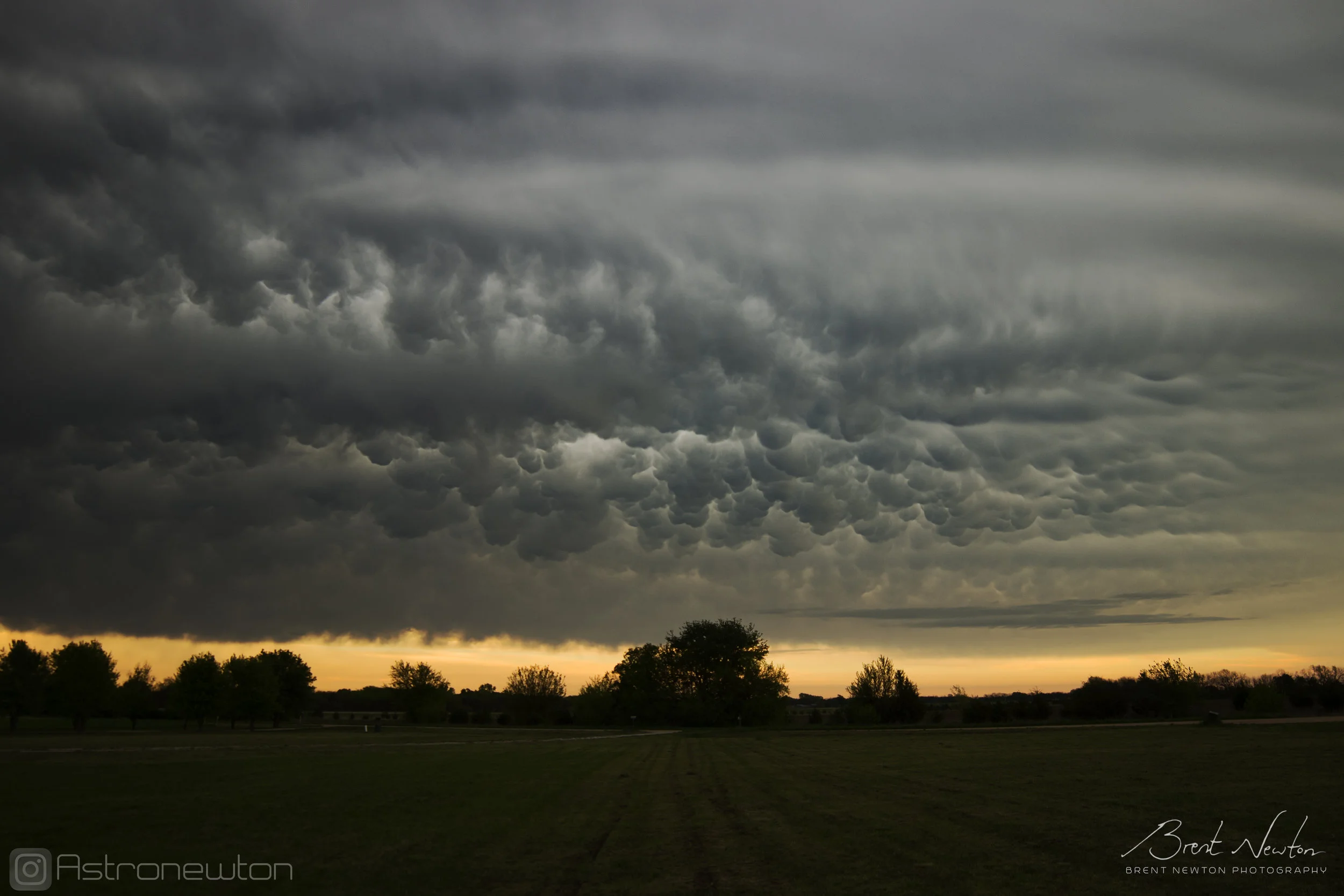 A wider view of Mammatus Clouds approaching overhead. May 5, 2019, Canon T3i + Rokinon 14mm