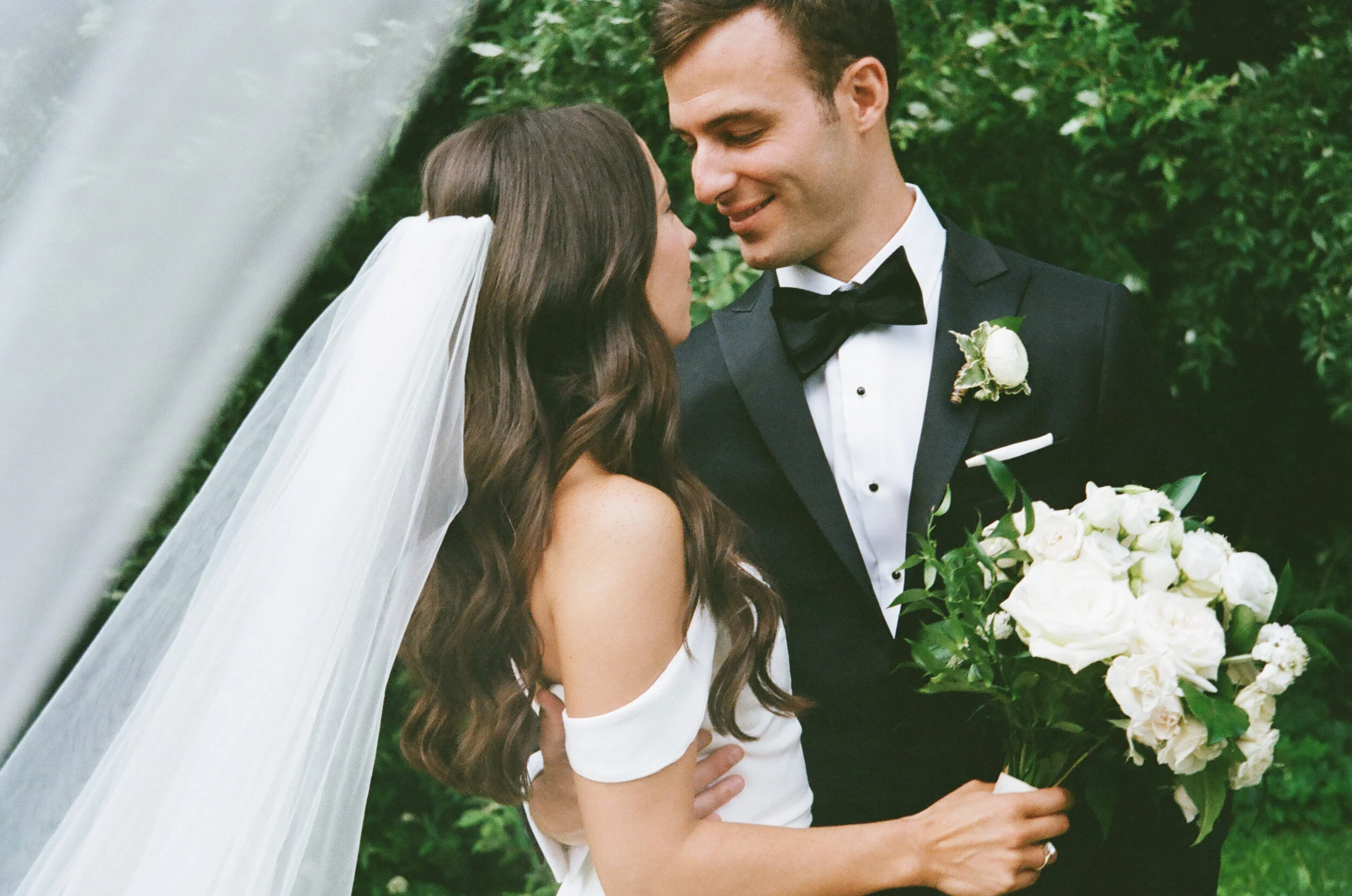 Bridal soft waves with veil