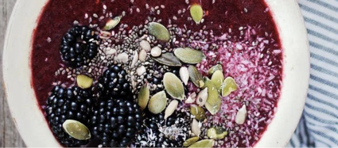 Blackberry Coconut Smoothie Bowl