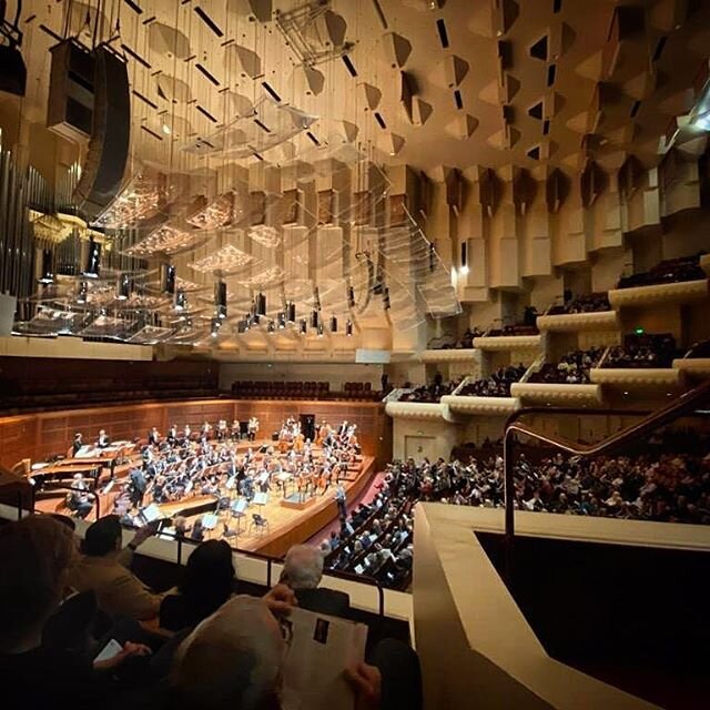 It was great to be back in SF, had a very inspiring week with the San Francisco Symphony and a lot of Stravinsky. 📷: The one and only @willbakermusic

#tuba #sfsymphony #orchestra #sanfrancisco #trombone #stravinsky #lowbrass